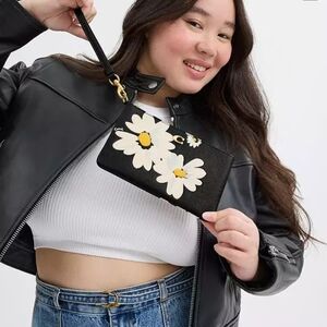 Coach NWTs Small Wristlet With Floral Print